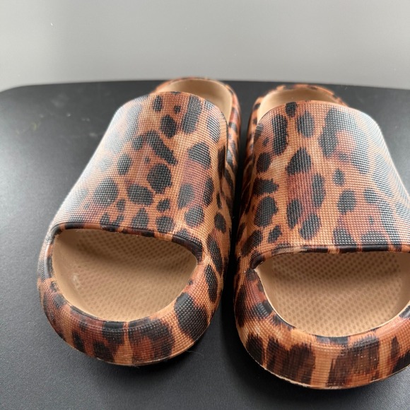 Yellow Box Zolah Leopard Print Slides Sandals Comfort‎ Slip On Size 10 - Picture 7 of 9